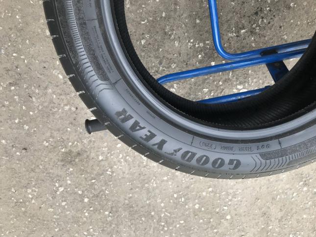 Комплект 215 55 R17 Goodyear Efficient Grip