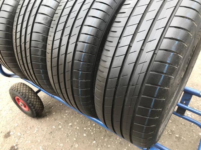 215 55 17 Goodyear Efficient Grip Perfomance