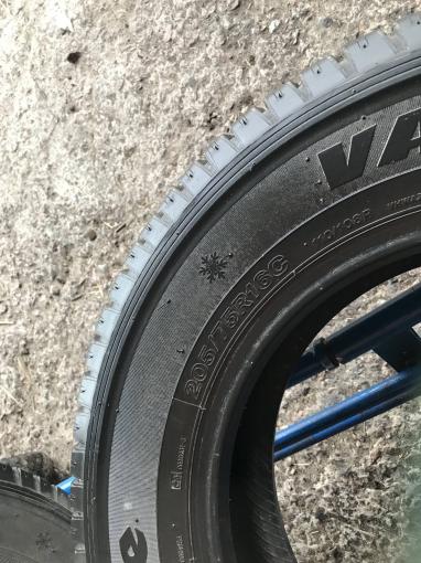 205 75 r16C Firestone Vanhawk Winter