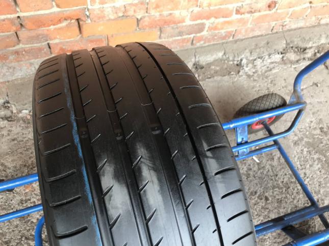 255 35 r19 Yokohama AdvanSport V105