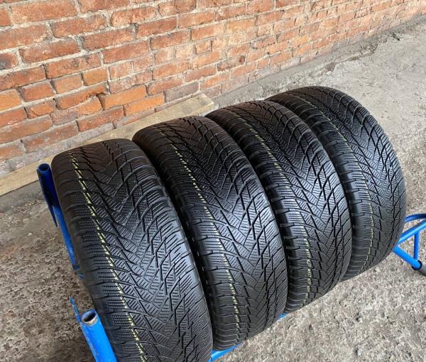 Комплект 205/60R16 Bridgestone Blizzak LM001