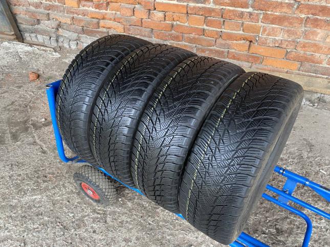 Комплект 205/60R16 Bridgestone Blizzak LM001