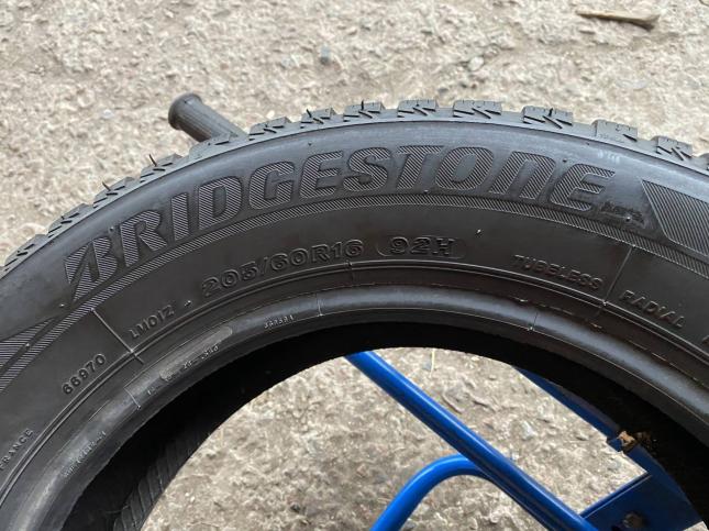 205/60R16 Bridgestone зима липучка