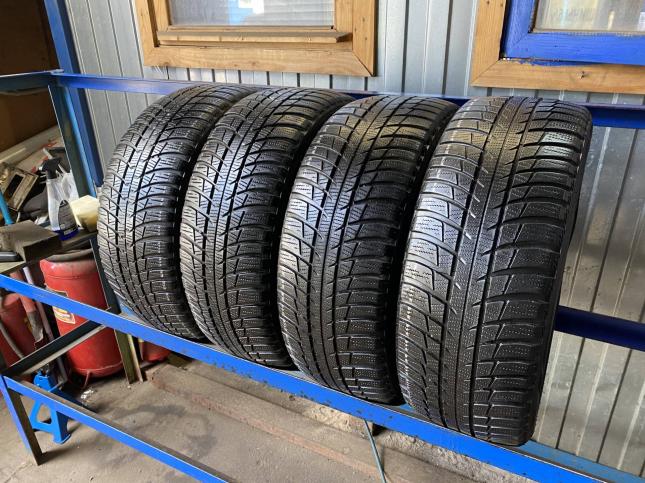 Зимние шины 225/45R17 Bridgestone