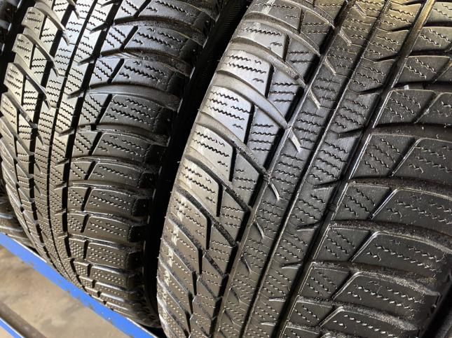 Зимние шины 225/45R17 Bridgestone