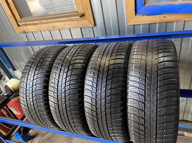 Зимние шины 225/45R17 Bridgestone