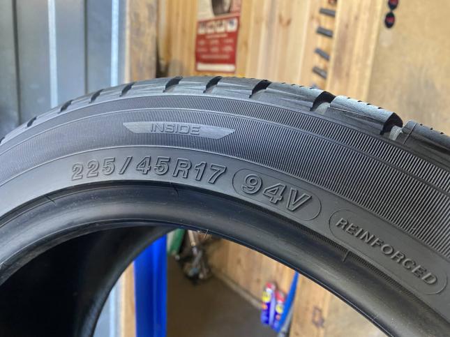 Пара 225/45R17 Yokohama W?Drive V902A