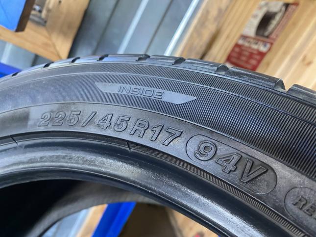 Комплект 225/45R17 Yokohama W?Drive v902A