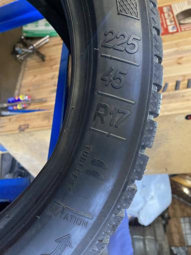 225/45R17 Kleber Зима комплект Липучка
