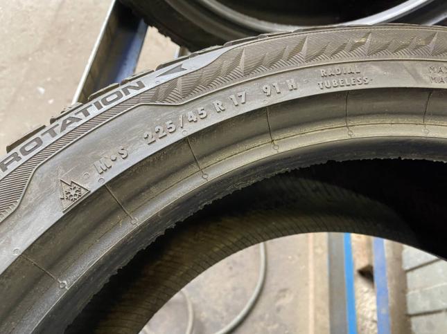 Пара 225/45R17 Uniroyal зимние Липучка
