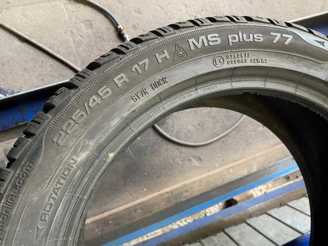 Пара 225/45R17 Uniroyal зимние Липучка