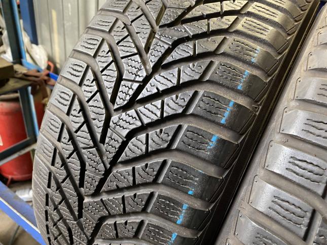 Пара 225/45R17 Yokohama winter V905