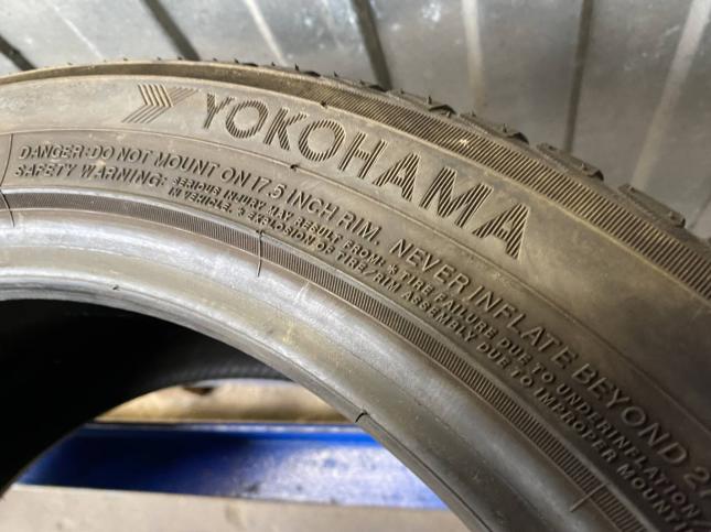 Пара 225/45R17 Yokohama winter V905