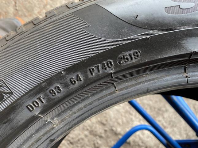 R19 235/55 Continental CrossContact winter 2шт.