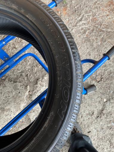 R19 235/55 Pirelli scorpion ice snow пара