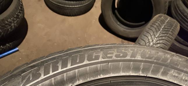 R18 235/50 Bridgestone Зима комплект Липучка