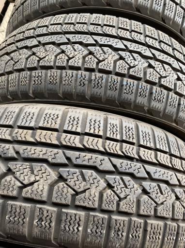 R17 225/65 Kumho комплект Зима Липучка