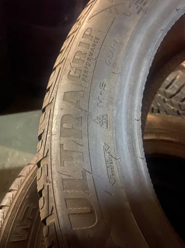 225/55R16 Goodyear зимние комплект