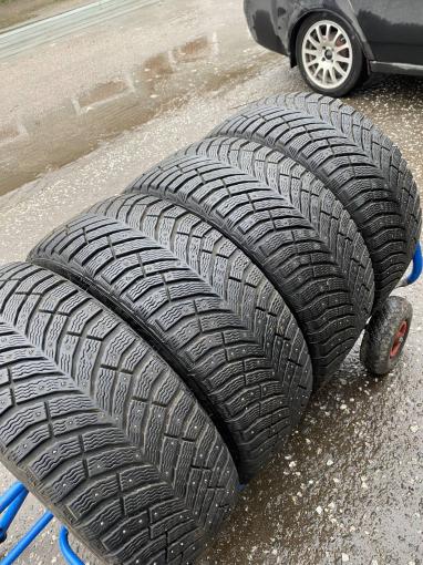 225/40 R19 Michelin X-Ice North 4 зимние шипованные