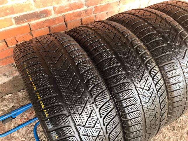 225/55 R18 Pirelli Scorpion Winter