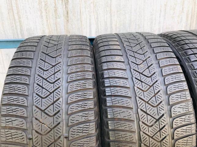 265/35 R21 Pirelli Scorpion Winter