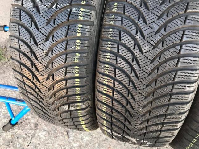 215/50 R17 Michelin Alpin 4