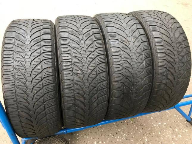 215/45 R17 Bridgestone Blizzak LM-32