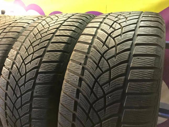 285/40 R20 Goodyear UltraGrip Performance передние 255/45 на GLC