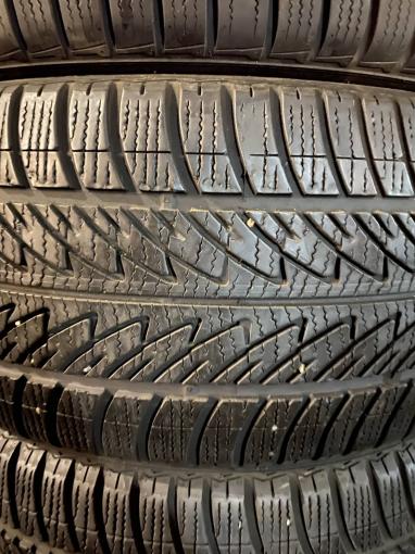 255/35 R19 Goodyear UltraGrip 8 Performance зимние нешипованные