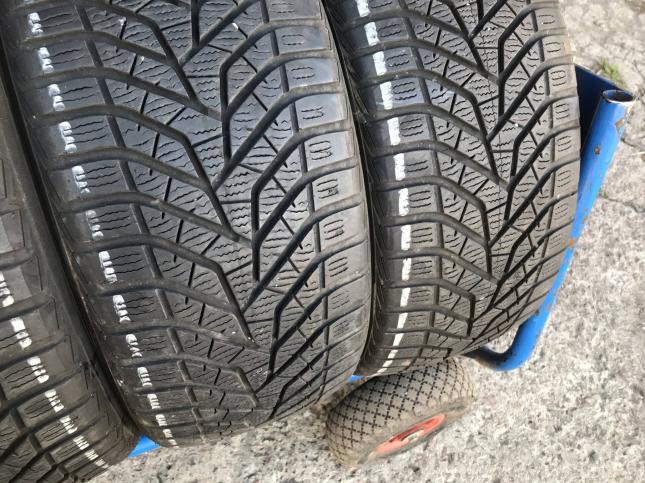 225/55 R17 Yokohama W.Drive V905 зимние нешипованные