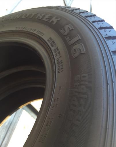 225/65R17 101Q Dunlop Grandtrek SJ6 две штуки