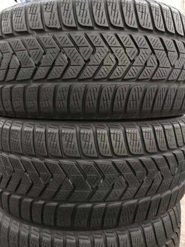 215 65 17 Pirelli Scorpion Winter