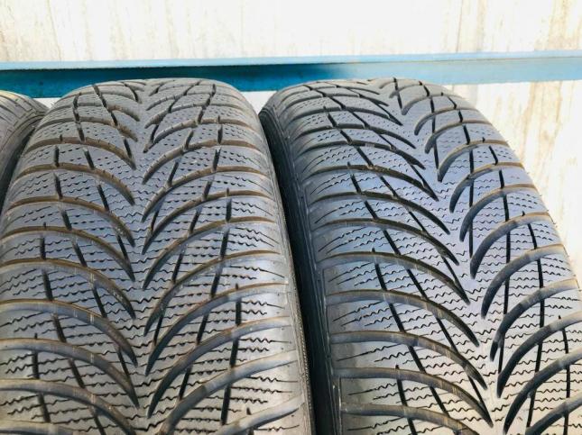 215/40 R17 Goodyear UltraGrip 7+ зимние нешипованные