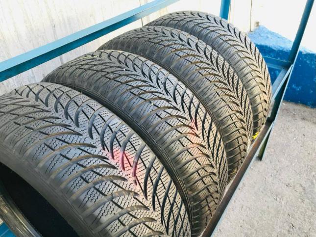 215/40 R17 Goodyear UltraGrip 7+ зимние нешипованные