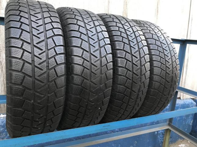 225/70 R16 Bridgestone Blizzak LM-32 зимние нешипованные