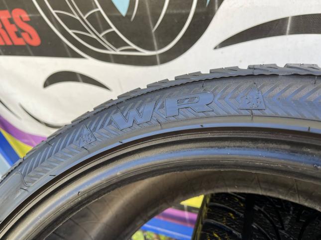 235/40 R18 Nokian Tyres WR зимние нешипованные