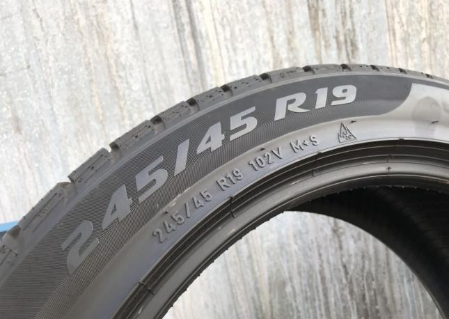 245 45 19 Pirelli Winter Sottozero 3 