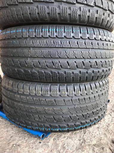 215/60 R17 Kumho Winter ST