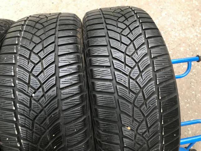 225/45 R17 Goodyear UltraGrip Performance 2