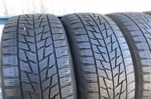 225.50.17 Bridgestone Blizzak LM22