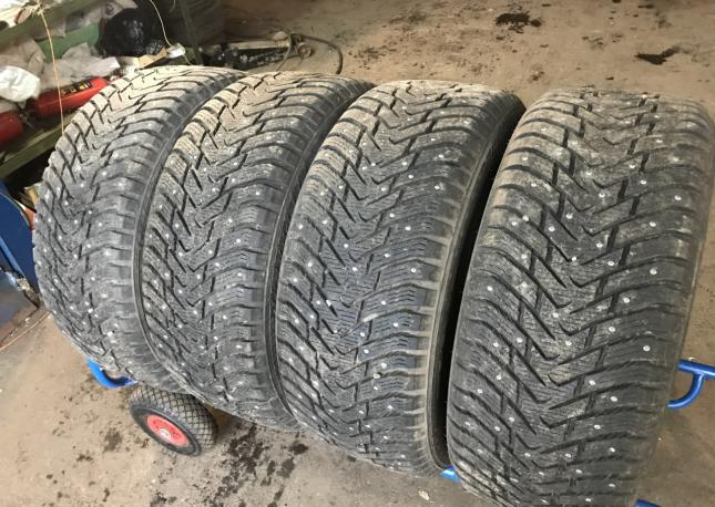 Зимние шины 275 50 R20 Nokian Hakka 8