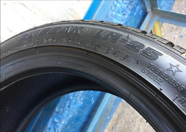 205/45R17 Bridgestone Blizzak LM-25 пара 