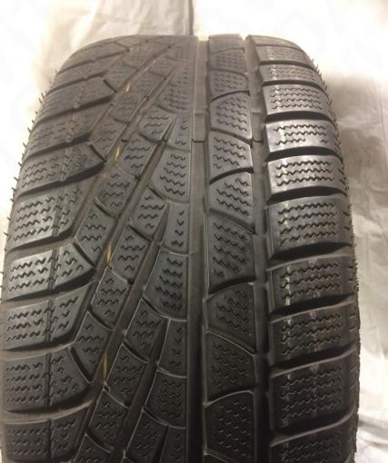 Зимние шины 235 45 17 Pirelli Sottozero 240