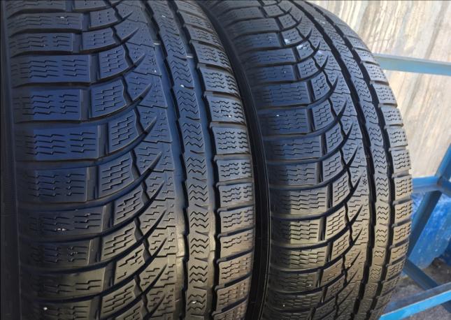 235 55 R17 103V Nokian WR-A4 две штуки