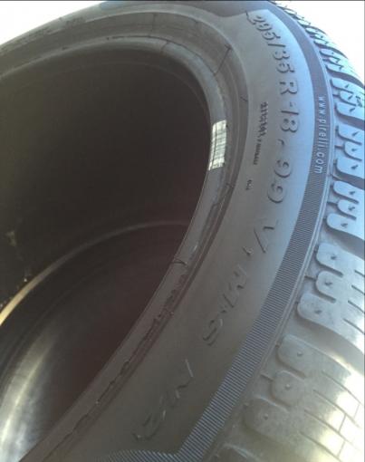 295/35R18 99V Pirelli sottoZero winter две штуки