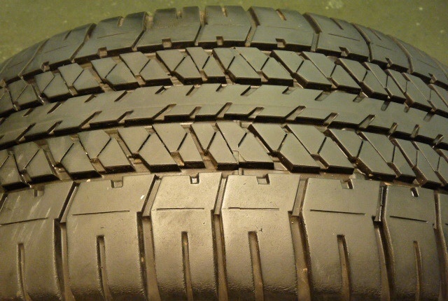 275 50 22 Bridgestone Dueller HT684 2