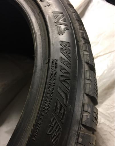 Одна зимняя шина 265/35R18 Yokohama AVS winter