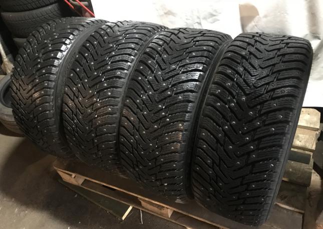 Зимние шины 235 50 R17 Nokian Hakka 8