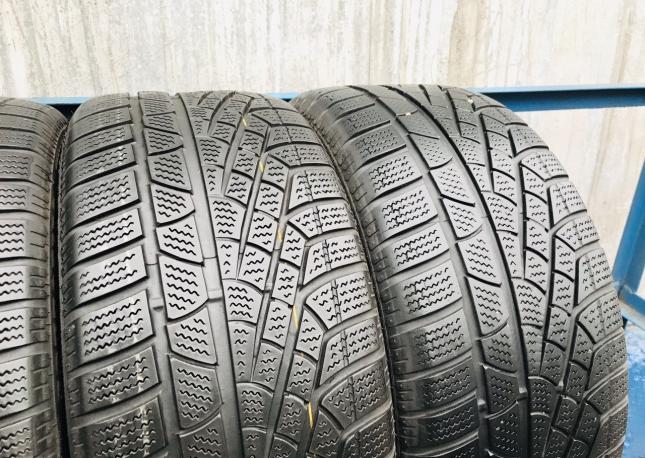 235/45/17 Pirelli Winter Sottozero 240 235 45 17