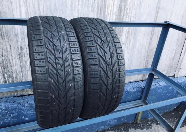 Зимние шины 225 55 16 toyo Snowprox S953